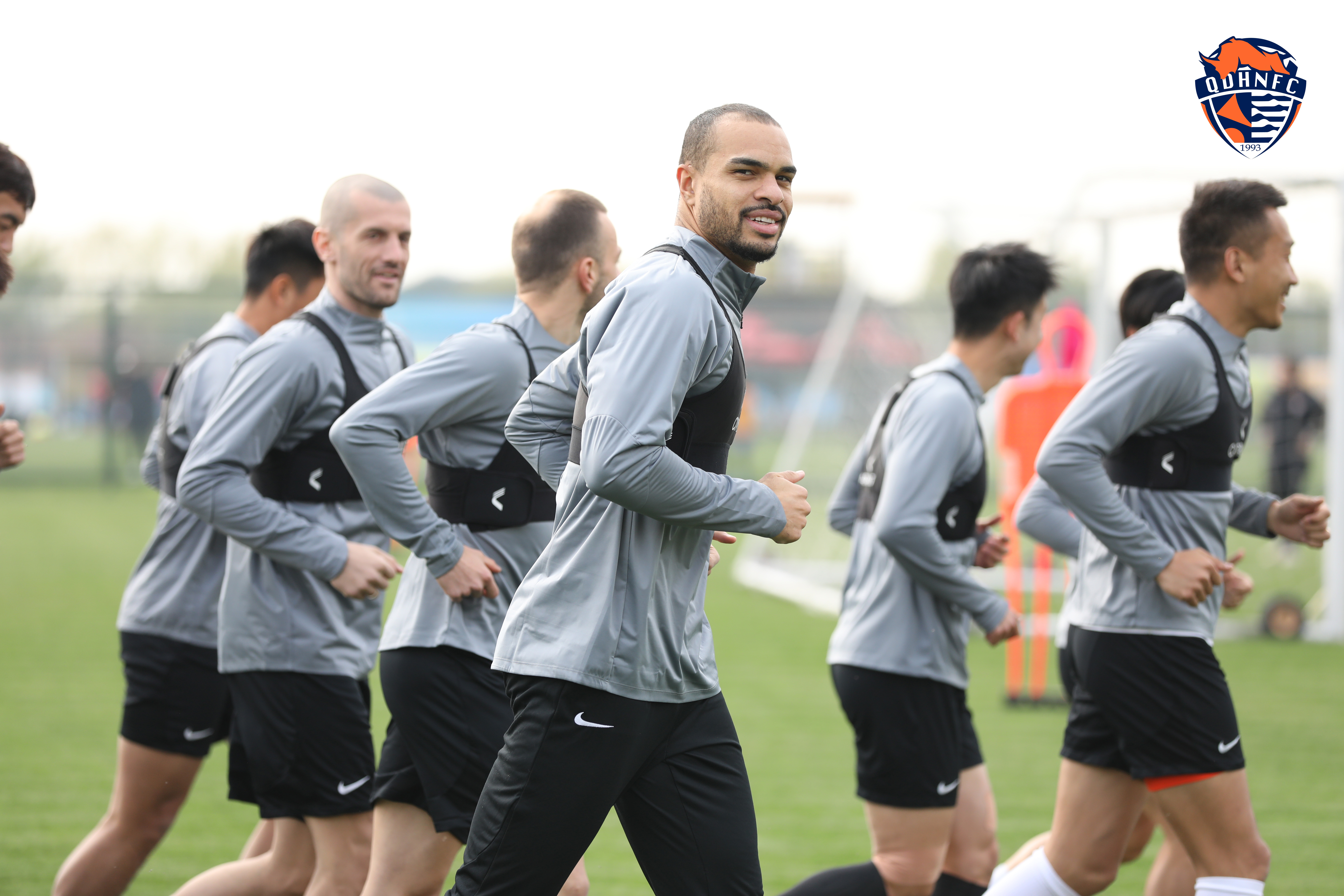 包含外援实力榜揭晓，劲旅外援抢眼的词条